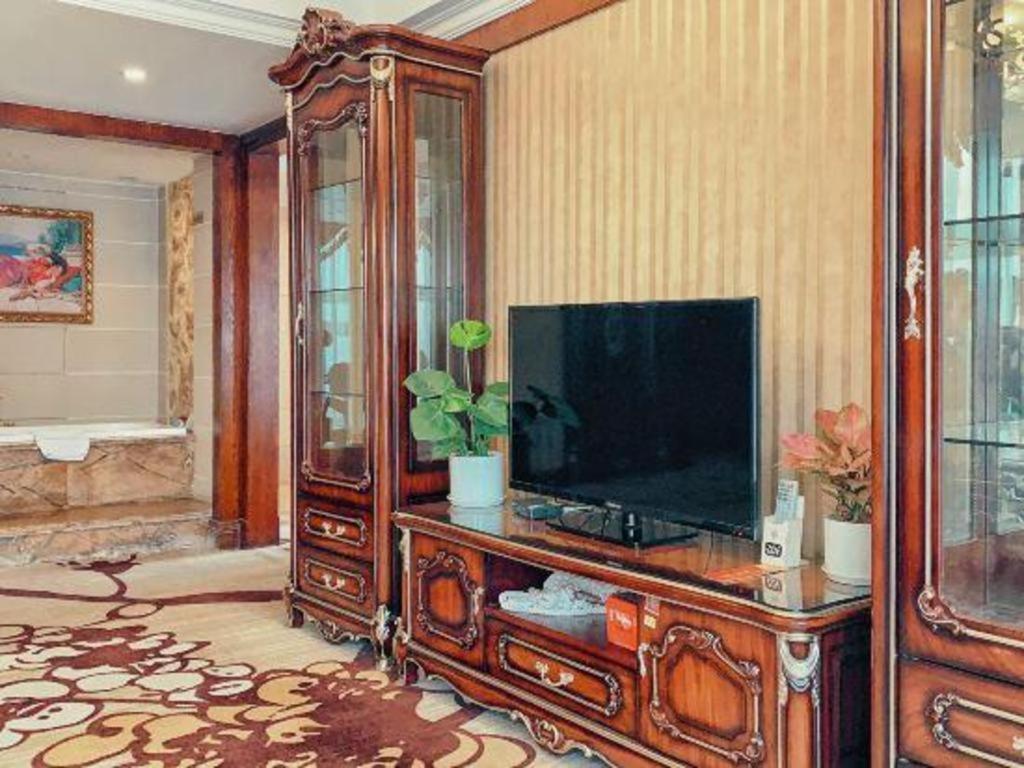 Chengdu French Theme Gold Palace Bagian luar foto