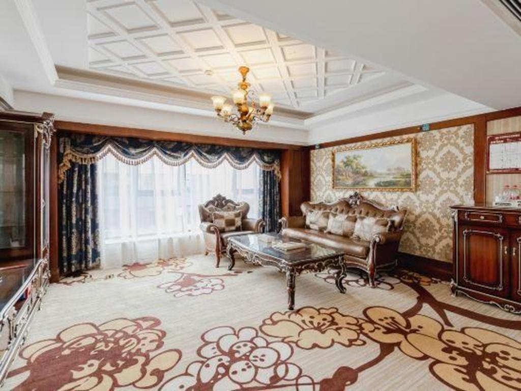 Chengdu French Theme Gold Palace Bagian luar foto