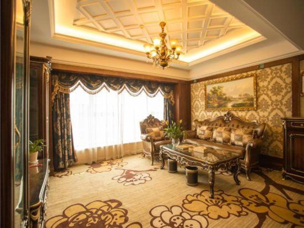 Chengdu French Theme Gold Palace Bagian luar foto