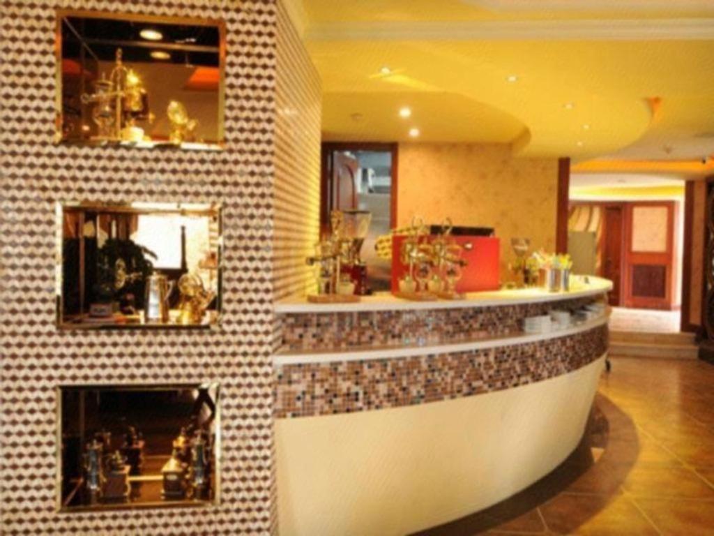 Chengdu French Theme Gold Palace Bagian luar foto