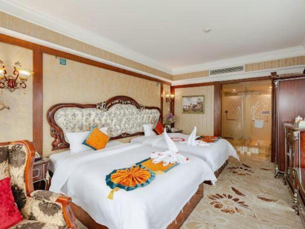 Chengdu French Theme Gold Palace Bagian luar foto