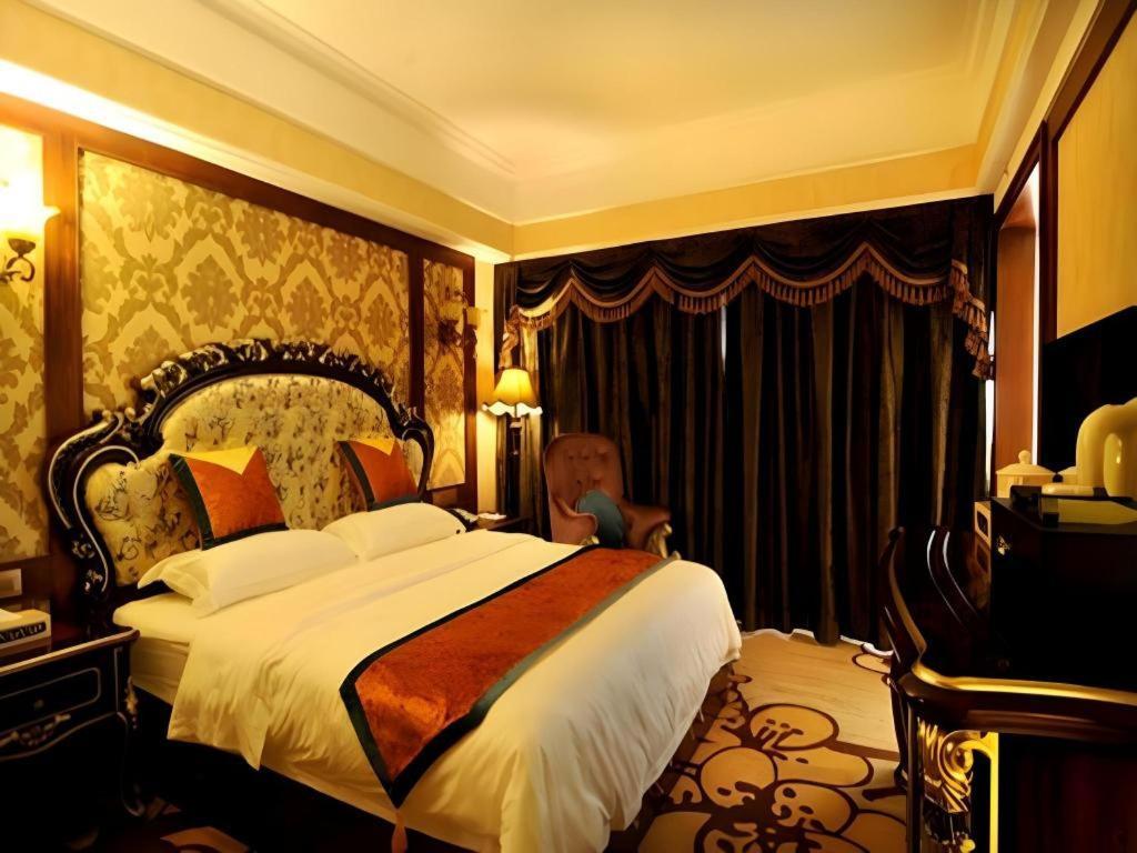 Chengdu French Theme Gold Palace Bagian luar foto