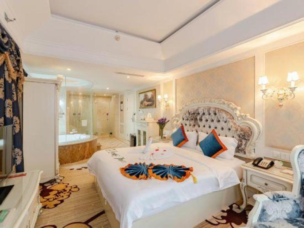 Chengdu French Theme Gold Palace Bagian luar foto