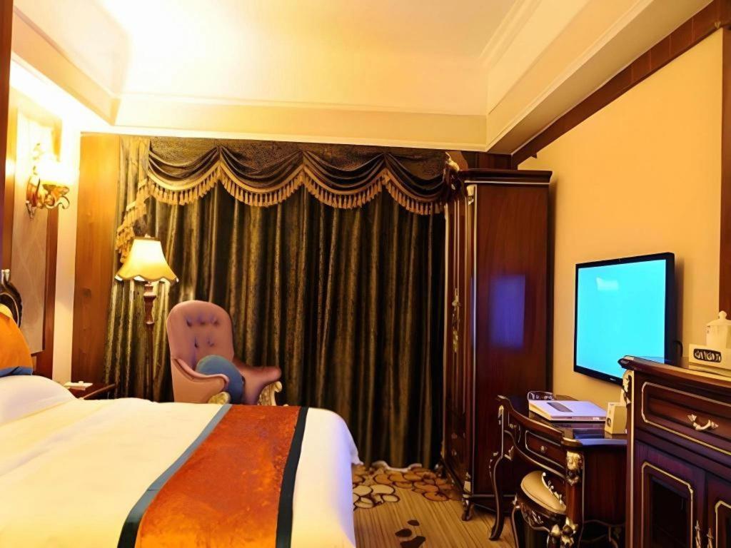 Chengdu French Theme Gold Palace Bagian luar foto