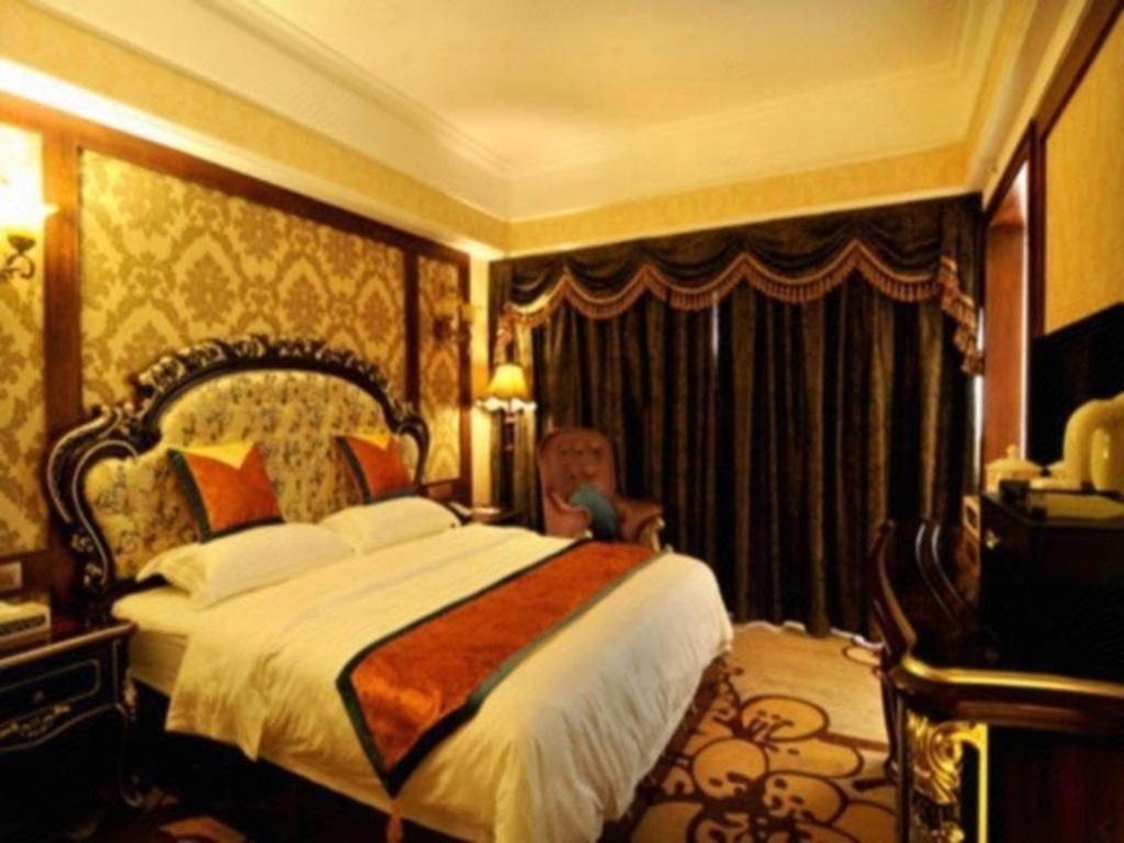 Chengdu French Theme Gold Palace Bagian luar foto