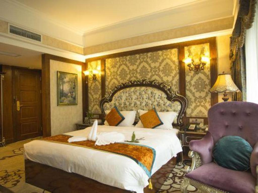 Chengdu French Theme Gold Palace Bagian luar foto