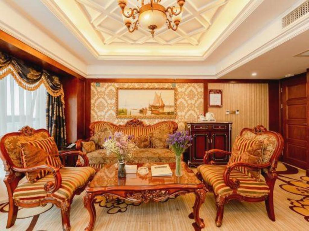 Chengdu French Theme Gold Palace Bagian luar foto