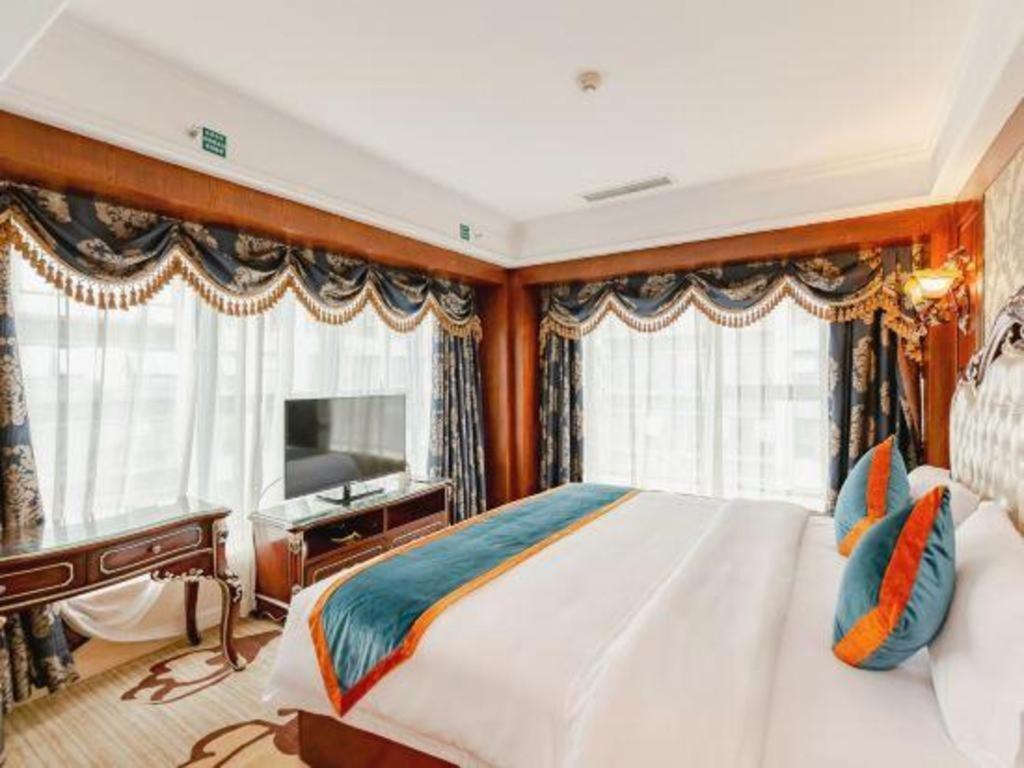 Chengdu French Theme Gold Palace Bagian luar foto