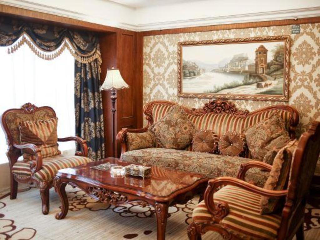 Chengdu French Theme Gold Palace Bagian luar foto