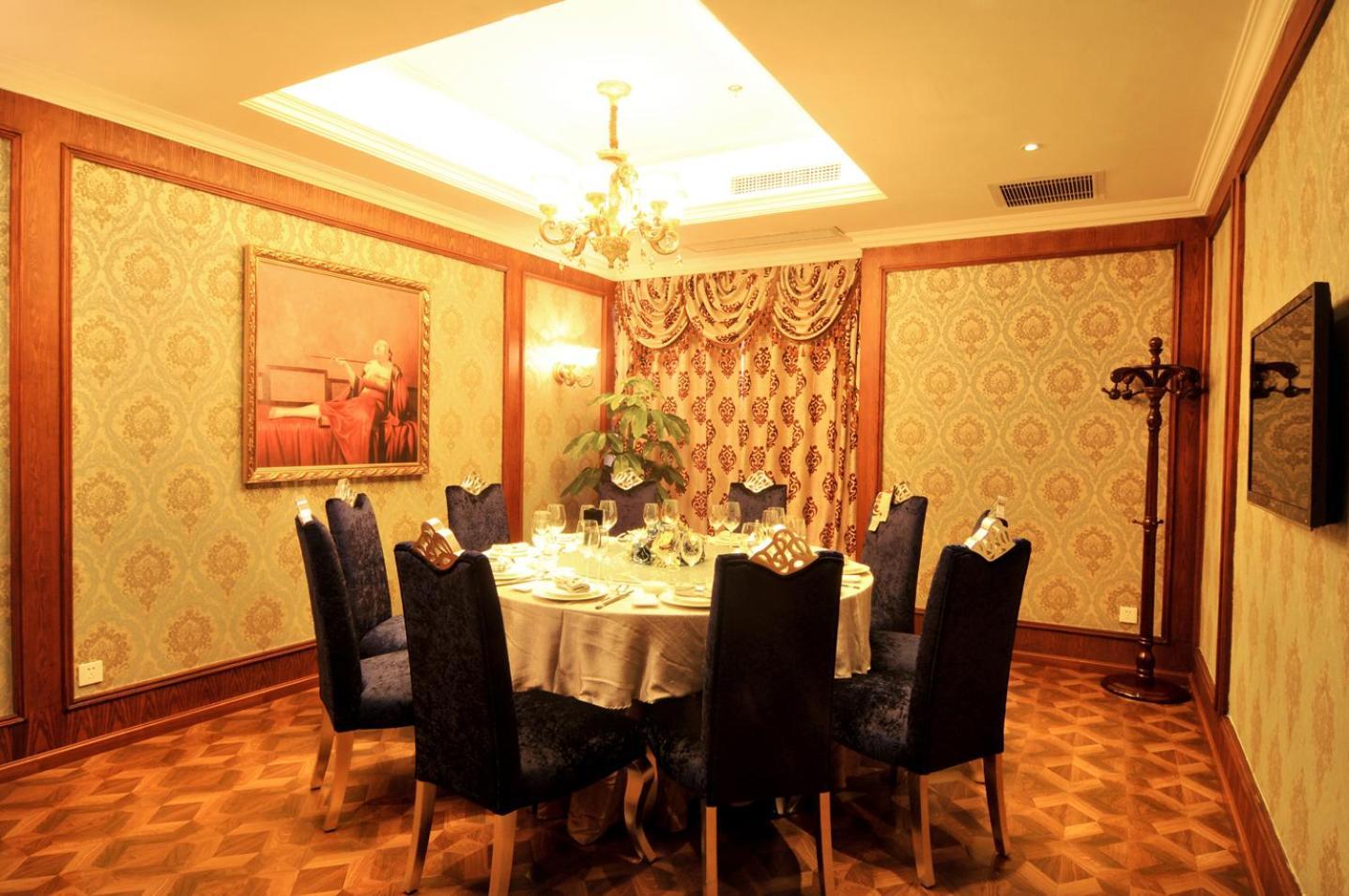 Chengdu French Theme Gold Palace Bagian luar foto